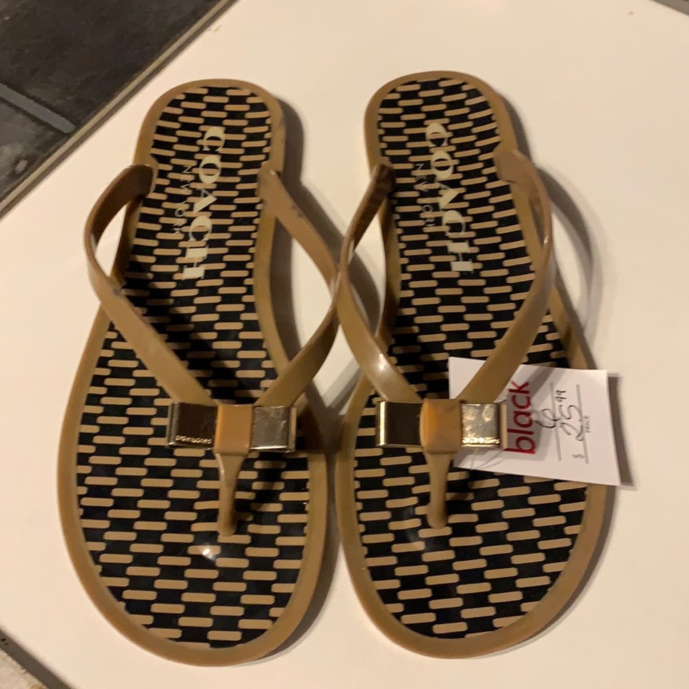 Size 6 Coach flip flops